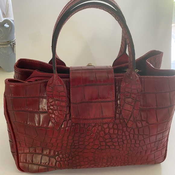 Crocodile Print Leather Handbag - Picture 16 of 16